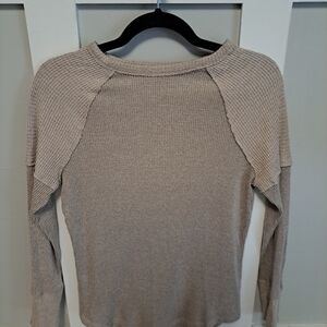SO Beige Waffle Knit Long Sleeve Top – Women’s Small